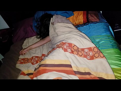 ❤️ ස්ටේප්සන් තම තරුණ සුළු මව නිදා සිටියදී ඇයට බැණ වදියි. ❌ Porno අපෙන්% si.qizpornolar.ru% ❌️
